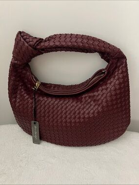 Woven Knotted Hobo Bag in Burgundy